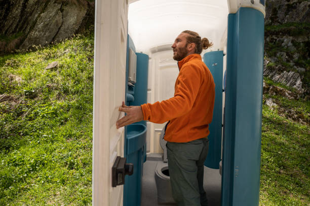 Porta potty delivery and setup in Centuria, WI