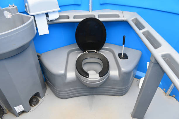 Best Construction site porta potty rental  in Centuria, WI